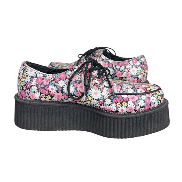 T.U.K. Sanrio Hello Kitty Daisy Mondo Creepers Lace Up Platform Shoes Size 8 - Picture 5 of 8